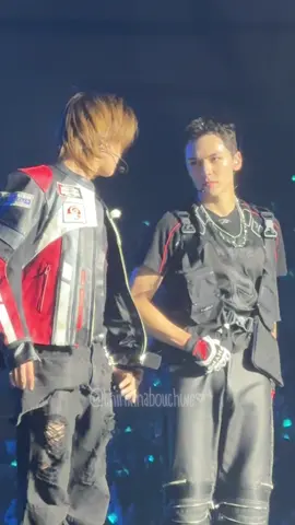 251011 Tacoma Dome SEVENTEEN NEW HIT - Vernon The8 💘💘 ハオソル⸜( ˙ ˘ ˙)⸝♡♡ ばーのんかっこよすぎてはおがなんで耐えられるのかわからない🥹🥹💘 #SEVENTEEN_NEW_IN_TACOMA #SEVENTEENs_New_Concert #버논 #디에잇