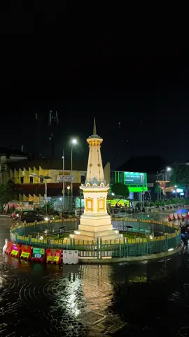 View malam Tugu Jogja  #tugujogja  #wisatajogja  #yogyakarta  #jalanjalankejogja  #jogjaistimewa 