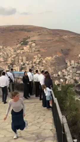 עכשיו שקיעה של אושפיזין של יוסף מעל הקבר בשכם