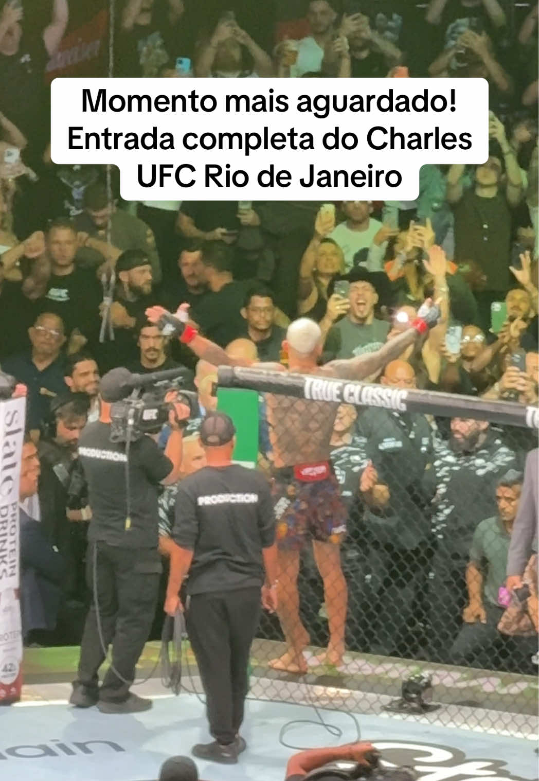 ENTRADA COMPLETA CHARLES DO BRONX OLIVEIRA NO UFC RIO. Pura emoção pra quem sempre esperou esse momento! #UFC #riodejaneiro #charlesoliveira #charlesdobronxs #walkout 