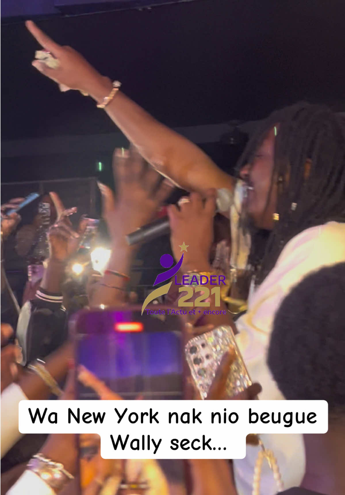 @Wally B. SECK une show inédit a New York.. @ramasbeautystore  #fyp  #viral  #wallyseckofficiel  #musique #palladiumtimessquare 