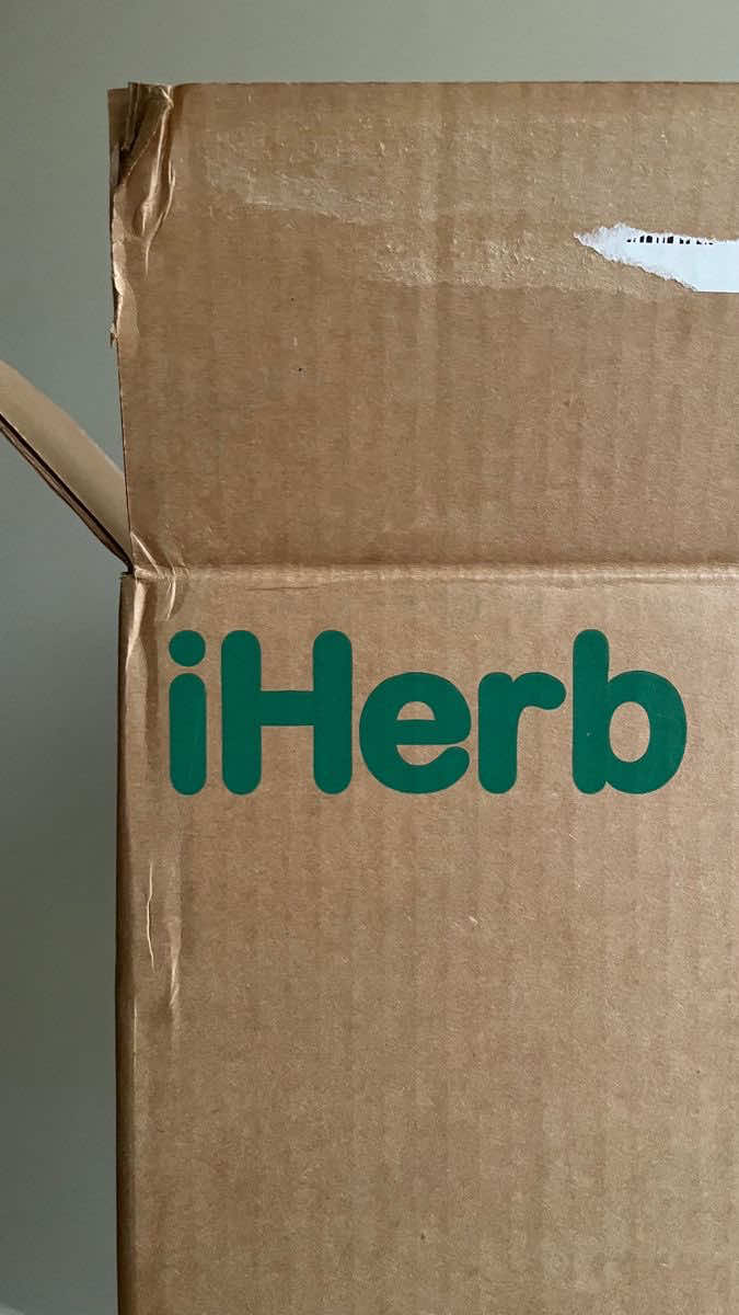 اقسم بالله حسابي ع تطبيق الثاني مليان مشاهير واشحن الهم ولا يوم طلبو مني هيج طلب الله شاهد بالعكس امانة الله كل طلب يدلعون فلوسة كامل وميقبلون ادزة الهم هدية ومافديوم طلبت منهم اعلان لا والله 🤍