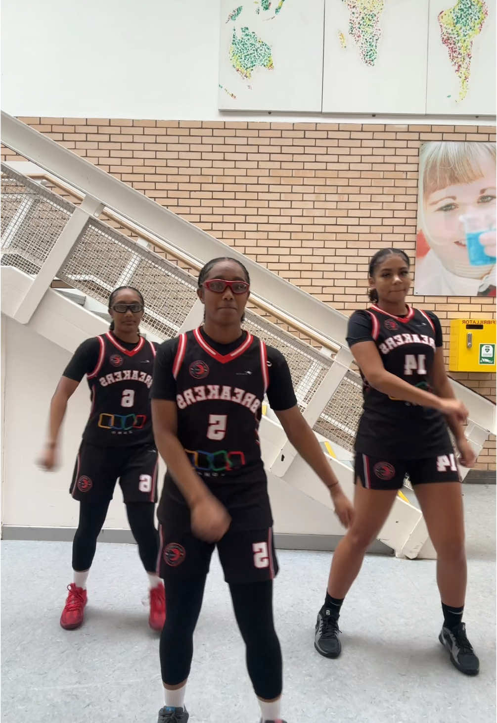 91-48 dubb🎉@h' @yaminah #fyp #ukbasketball #basketball #hoopers #dancetrend #trio 