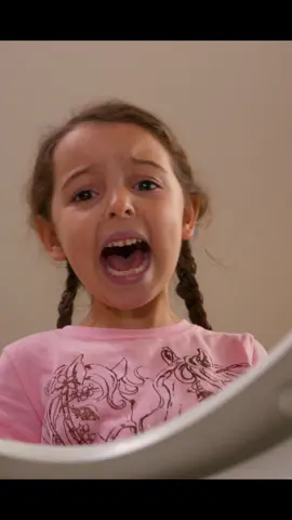 Las alcantarillas flotan cuerpos apuntando a la prisión #peliculas #fyp 