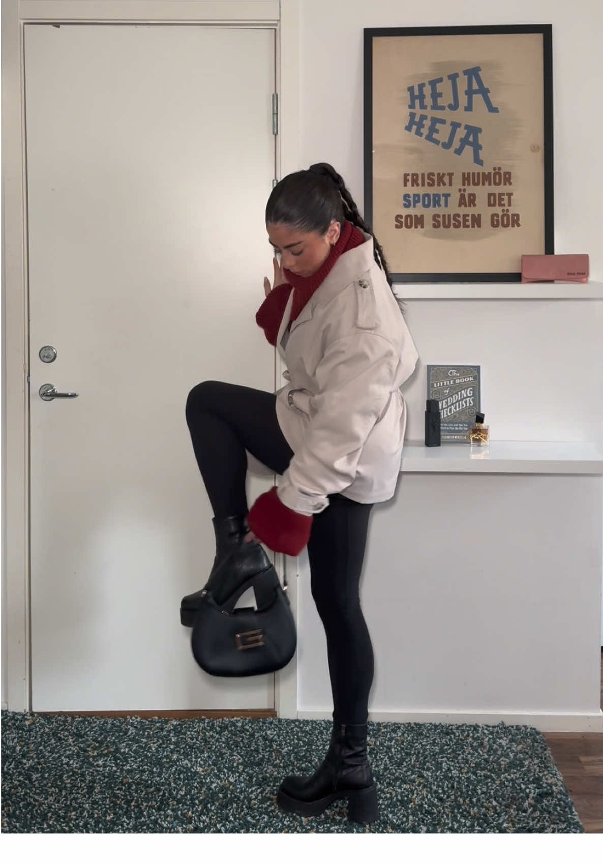 game 2 #fitcheck #hockeygame #grwm #hockeywags #hockeyoutfit #hockeygames #hockeyoutfitinspo #hockeywag #americanlivinginsweden #livingabroad #styleinspo 