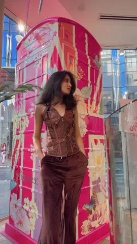 It’s escapism szn #OOTD #fitcheck #londonmodel #fashion #indianmodel 