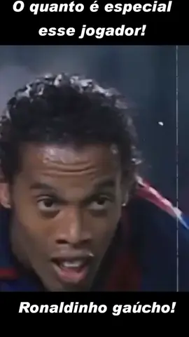 #ronaldinhogaucho #r10 #fcbarcelona #futebol #skills  Ronaldinho, um cara especial