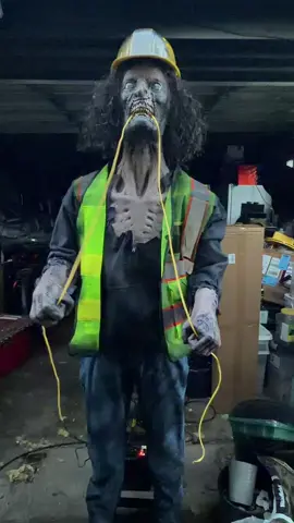 Testing out our new Distortions Unlimited Electrifying Zombie whom we now call Sparky. ⚡️#halloween #spookyseason #homehauntersoftiktok #southpark hill #ivystreetmanor 