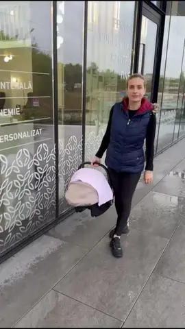 Cine te cunoaște mai bn dacă nu bărbatul tău❤️, iar zâmbetul meu spune tot 😁Detox & Energie 😁Urmărește @Revivera clinic pentru mai multe sfaturi de wellness!#relax #energy #healt 
