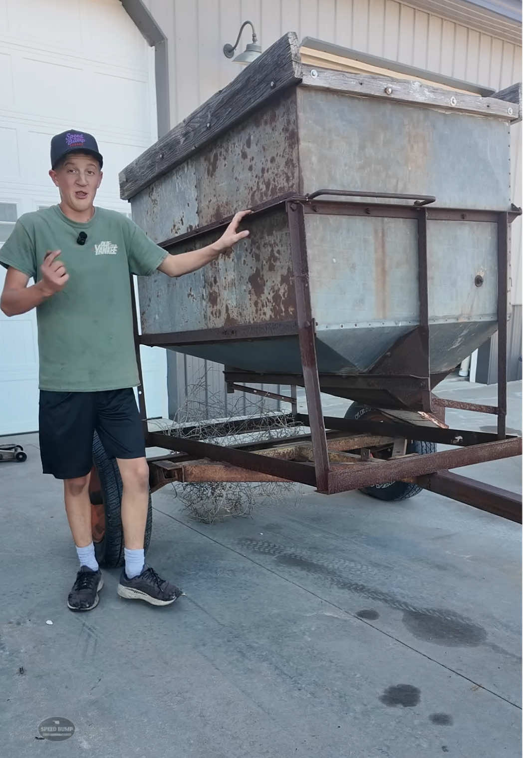 🚜 Another Flat 🤦‍♂️ #fixit #DIY #junkyard #junkyardjack #rancherokid #cleftstrong