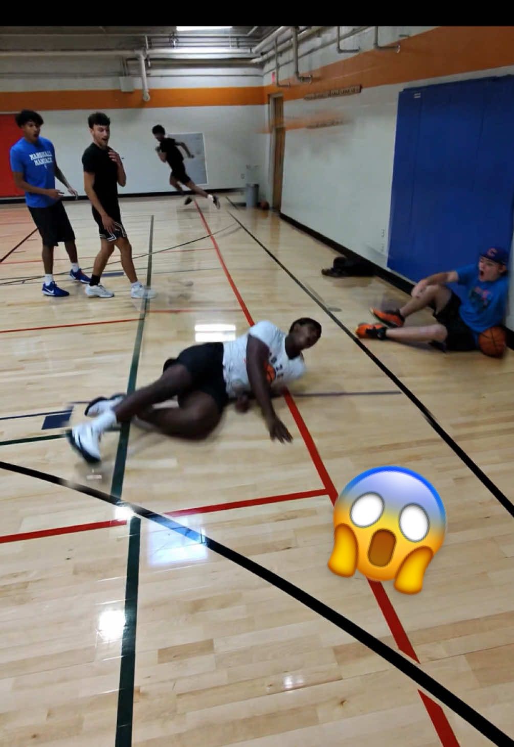 OMG I felt BAD for dude 😭💀😂 #fyp #goviral #basketball #fypシ 