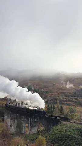 this was a big moment⚡️ 🧙‍♂️Glenfinnan Viaduct #Scotland #highlands #harrypotter #autumn 