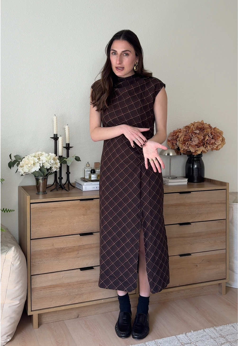 black or brown bag? belt or no? hair up or down? i think it should have stayed down 😭 #stylingtips #stylingoutfits #falldresses #personalstylist 