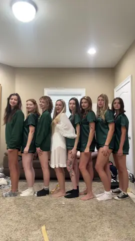The best bridesmaids every ✨🤍