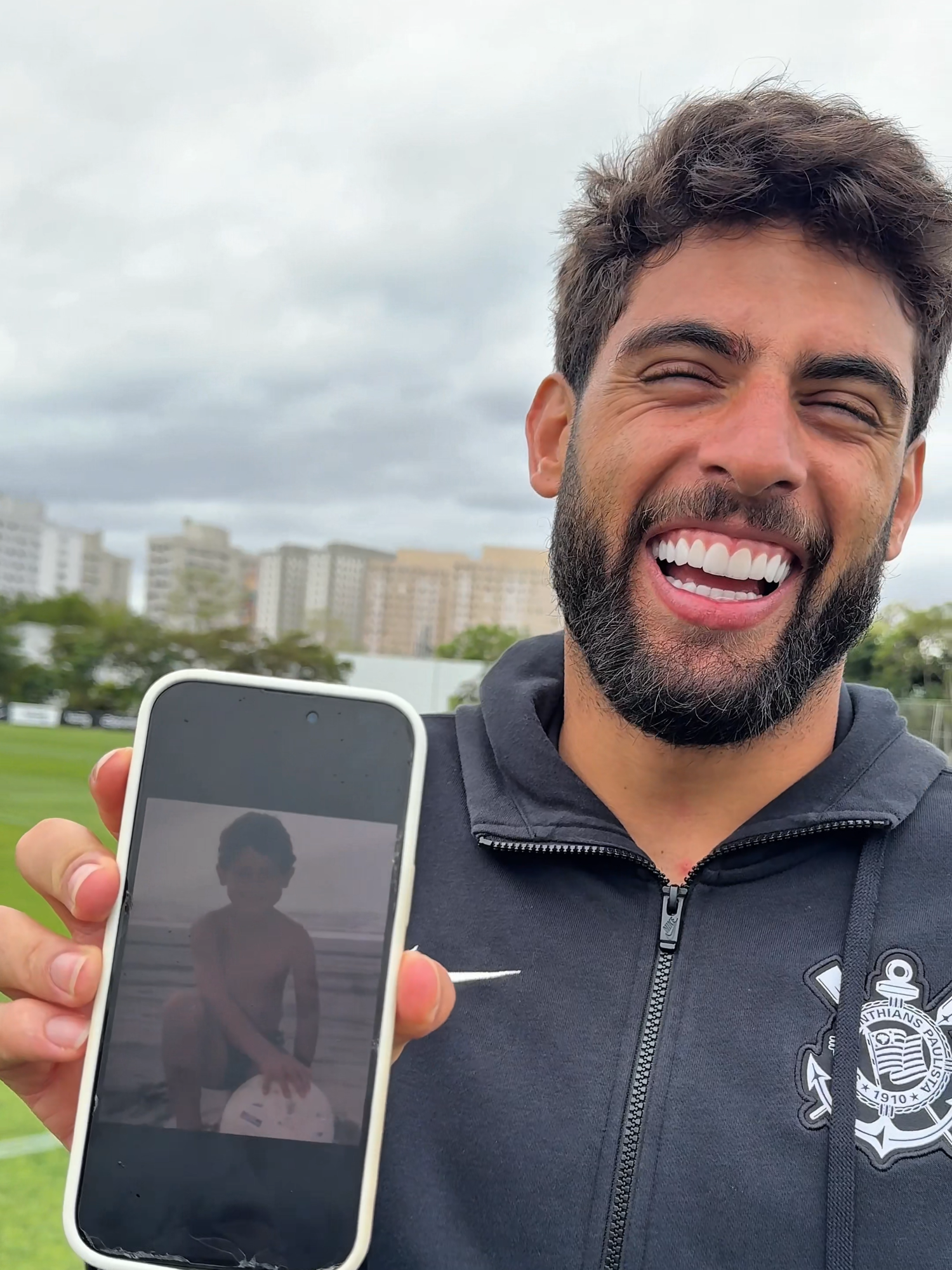 #React do nosso camisa 9️⃣! Yuri Alberto reagiu às fotos de infância do elenco alvinegro. 📸😂🤣 #FelizDiaDasCrianças  #VaiCorinthians