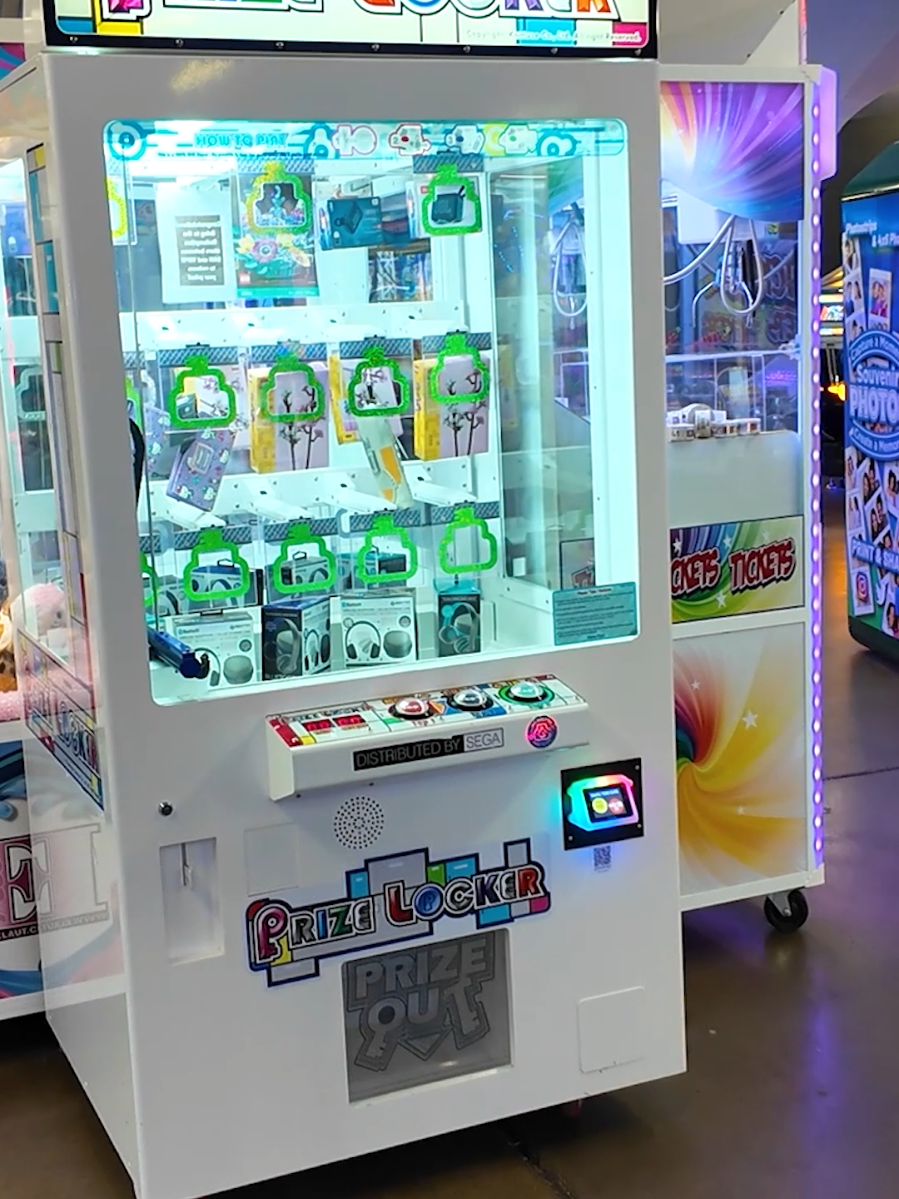 Hack to WIN Prize Locker Game! #arcadegames #arcadehacks #hack #arcade 