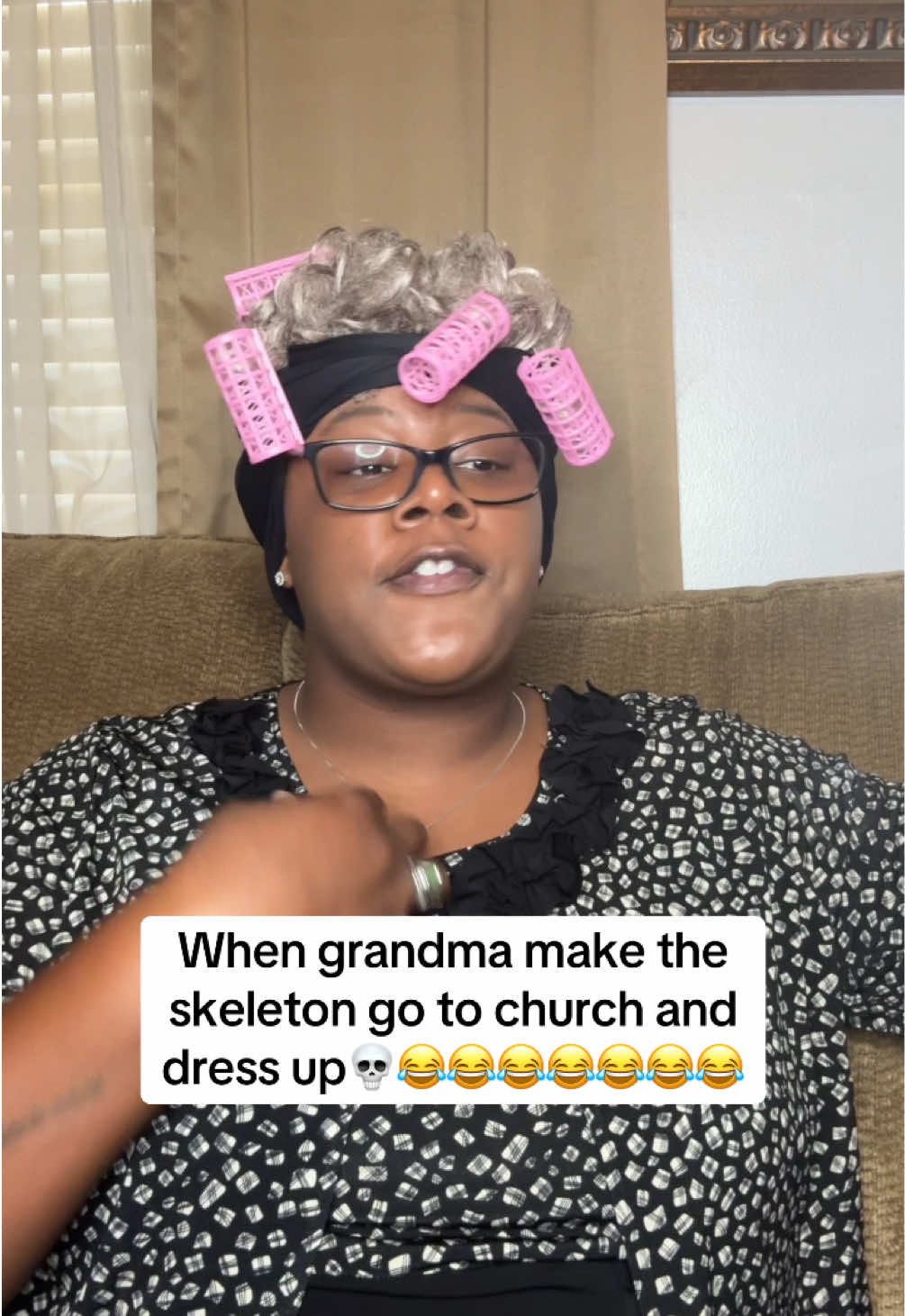 Now how the dry bones gon make it in church👈🏾😂😂 #sundaymorning #goingtochurch #comedy #skeleton #blessed 