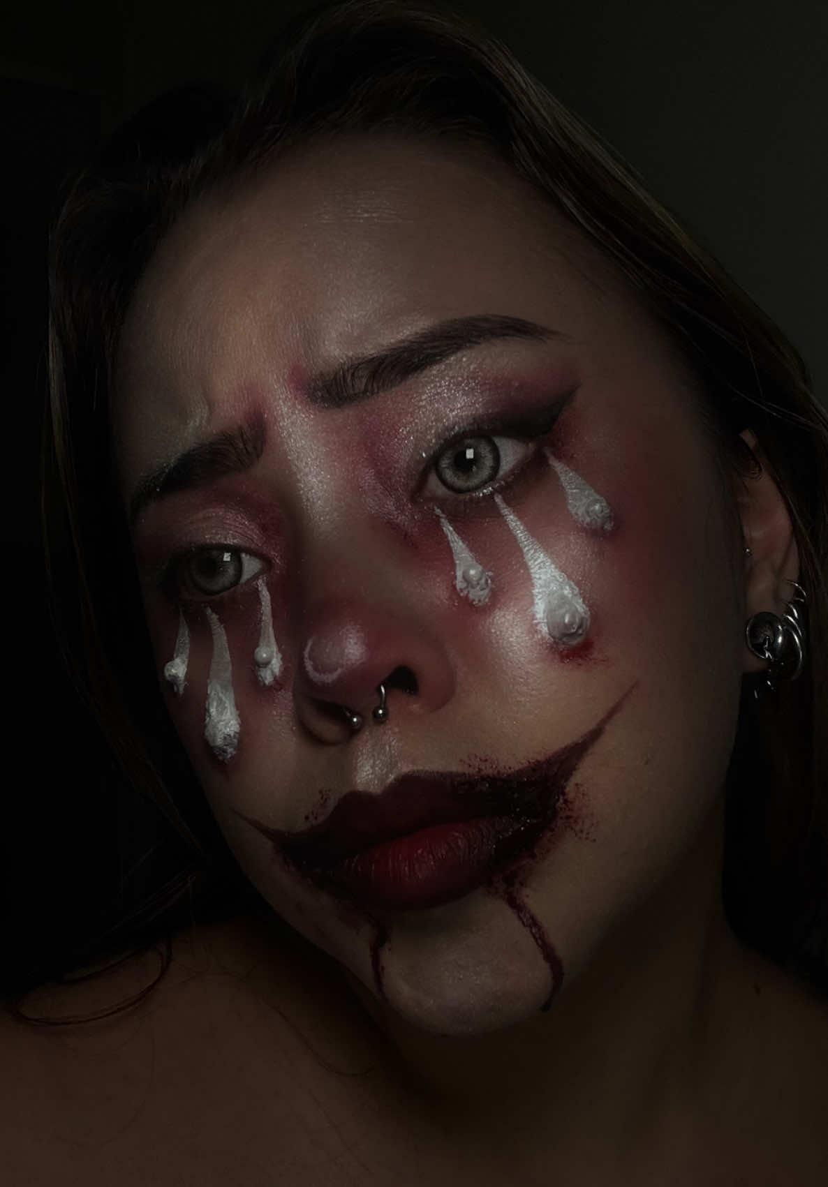 HW2 🤡 Le premier est sur mon insta en bio @Glitch Beauty Palette @KryolanOfficial BLOOD & Latex @KIKO Milano Smart fusion 31 & Eye-liner  Inspi @anna  #makeup #Halloween 