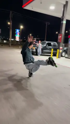 Haven’t been outside in awhile  📸@khaelab.net  #xyzbca #skating #inlineskating #skate #rollerskating 