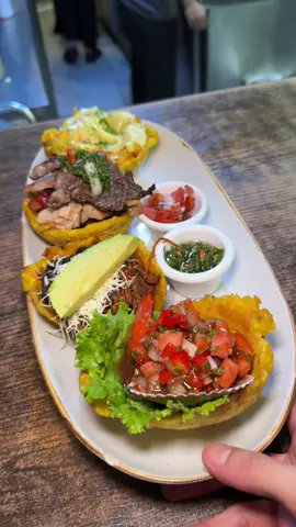 Etiqueta tu novio gordito y tráelo a Ajiceros 😏😍 📍Av. Guardia civil 829. Chorrillos  #comidavenezolana #gastronomiavenezolana #restaurantevenezolano #ajiceroschillingfood 