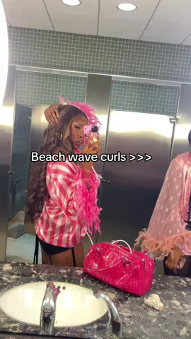 Luvvv thisss hairrrrr ughhhh best synthetic wig everr