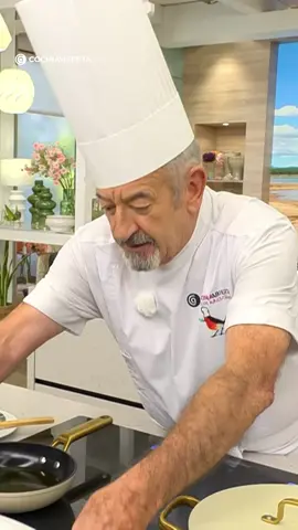 🐔 Las gallinas, amigos, ¡son lo mejor que hay! A mí me encantan… deberían tener un monumento, jeje 😄