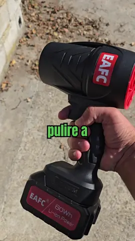 Soffiatore portatile super potente 🌬🍃 Lo puoi trovare su TikTok Shop 👍 #soffiatoreportatile #soffiatorebatteria #soffiatorepotentissimo #tiktokshop #prodottiutili 