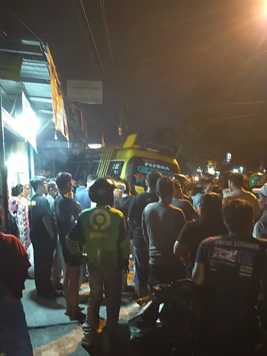 laka Sinabung tengah malam memakan korban depan sabhara  #kecelakaan #sinabung #busgunung 