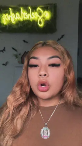 A mi me tratan bien bonito 🤩 @mel2fancy🍒  baddest lash tec in the game !  • #midiablaa #fypシ #mexicannyc #midiablaa #lashextensions 