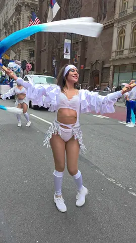 Y representando al país más seguro del mundo. #ElSalvador Desfile de la hispanidad en Nueva York 2025