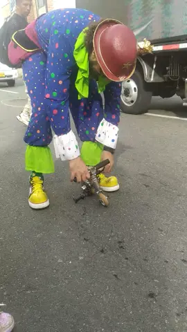 es muy aspdro el mejor 🥳🥳#bicicleta #payaso #artista 