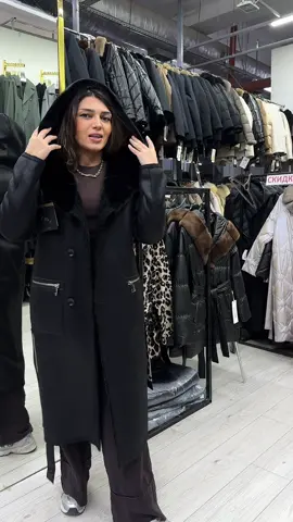 ▪️Шуба,двухсторонняя  ▪️Производство: Турция ▪️Размер: 44-58 ▪️Цена:120.000тг   18.500 рублей     📍Адрес: тд Мега Шыгыс,  4 блок, 45 бутик 📱 8 707 801 47 79 . ♦️Kaspi red ✈️ Доставка по всему Казахстану Для оформления заказа пишите на What’s app +77078014779 http://wa.me/77078014779