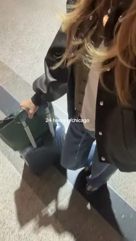 24 hours in Chicago to watch my sister’s marathon!!!! v proud @Brett Chody 