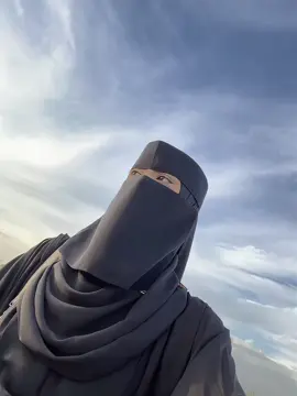 পারবা শুধু পিছনেই পড়ে থাকতে 🤧❤️‍🔥 sponsored by@Banizzik.com #foryoupageofficiall #viraltiktokvideo #viralvideo #trendingsound #creatorsearchinsights 