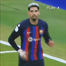 نسخة 2023ل اراوخو تعادل جميع المدافعين 🦍🇺🇾#فيسكا_برسا_دائماً_وابداً🔵🔴 #مالي_خلق_احط_هاشتاقات #الشغب_الصيني_مال_حال😂😂 