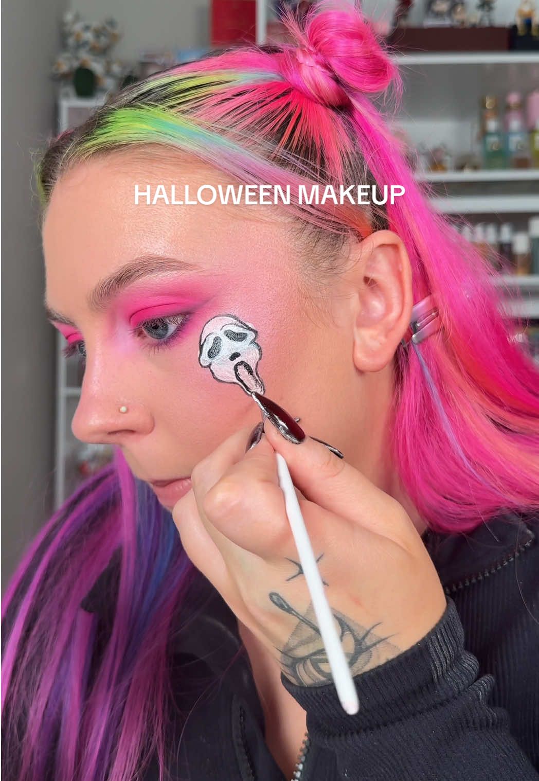 Trustttt I know ball if we’re talkin Halloween Makeup🙂‍↕️🤭👻💕🔪… I wanna do Pennywise next🤡 @Blend Bunny Cosmetics @Kaleidos Makeup @loréal paris usa @Gavissi Beauty ® #halloweenmakeuplook #ghostfacecosplay #halloweenmakeup #iknowball #viralmakeup 