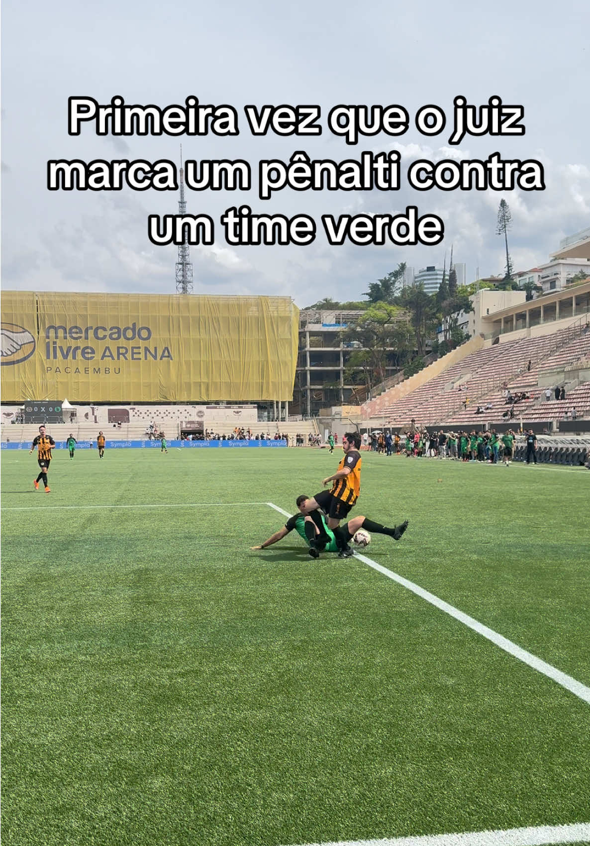 Milagres acontecem 🤣 #penalti #milagre #comedia 