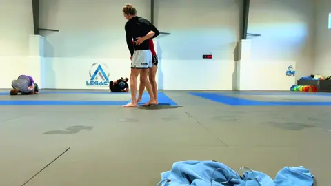 Open mat takedowns??? #bjj #whitebeltbjj #jiujitsu #fyp #womeninbjj 