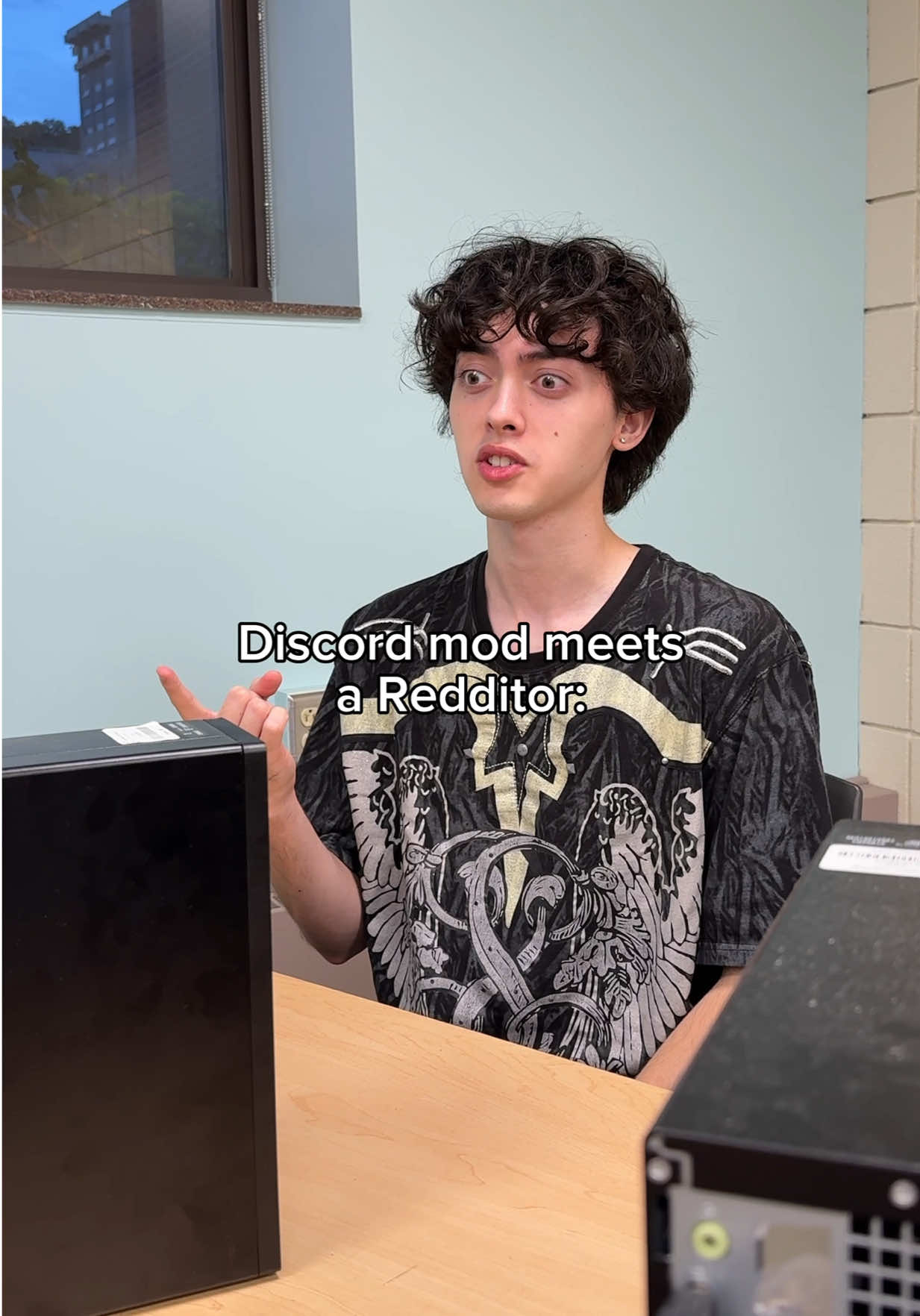 Who y’all picking discord mod or Redditor? #skit #willdotcom #funny #relatable 
