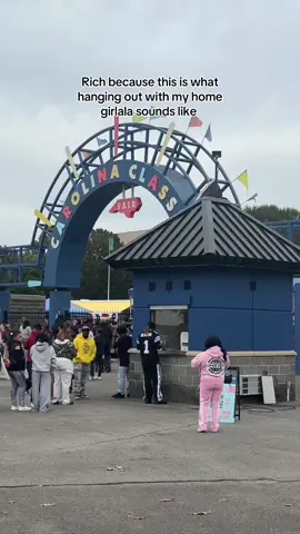 In honor of it being the last day of the Carolina classic, here’s a little peek into my weekend with my girlie! Filled with fun, food, and laughter. @Carolinaclassicthanks for having us! #girlsdayout #statefair #winstonsalem #CapCut 