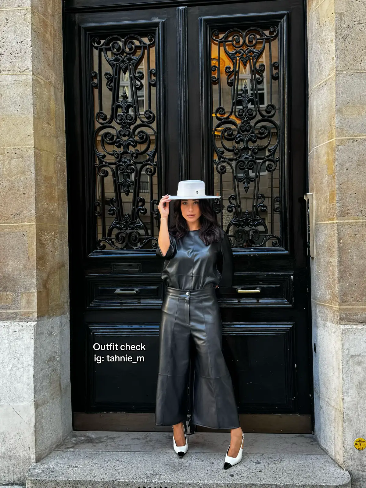 Outfit by ig : _johfashion  Shoes : YSL Hat : @Joeandmey  Bag : @Le Tanneur  #outfit #outfitinspo #lookoftheday #tenuedujour 