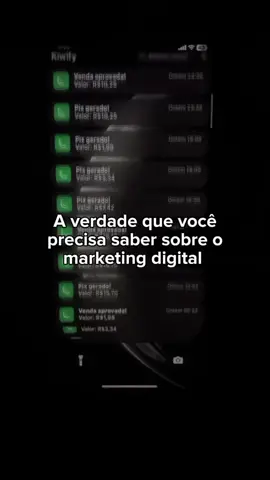A VERDADE ÁCIDA SOBRE O MARKETING DIGITAL: Todo mundo diz que marketing digital é liberdade, automação, vendas enquanto você dorme. Mas a verdade - aquela que ninguém posta nos stories - é que o marketing digital não é um atalho. É trabalho! Trabalho com exposição, rejeição, frustração e muitas vezes, com pouquíssimo retorno no início. O que ninguém te conta é que: Você pode fazer tudo 