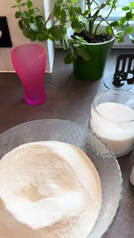 Plăcinte ca la bunica  🤤🤤🤤sau Ghițmane  sau bochinețe 🤷‍♀️ nu contează cum le spuneți însă sunt foarte gustoase și ușor la pregătire ❤️