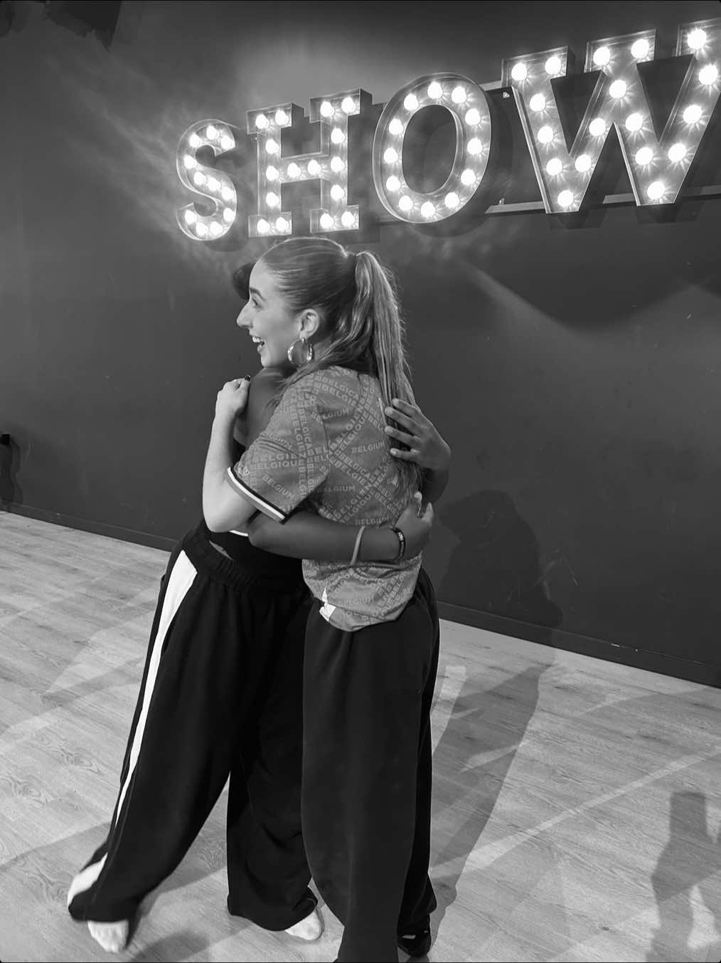 So grateful that I got to learn @GiaNina’s new choreo! Def not perfect but I loved every second of it🌟💞#TheGiaNinaWorldTour @SIENNA SPIRO #dance #choreobyg 