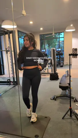 workouts that have helped me get rid of my mommy pouch 😮‍💨 #workout #abworkout #GymTok #momworkout #daisykeech 