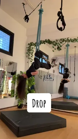 A fun drop for this week class♥️ #aerialhammock #aerial #aerialhammockdrop #airyogaegypt #aerialyoga 