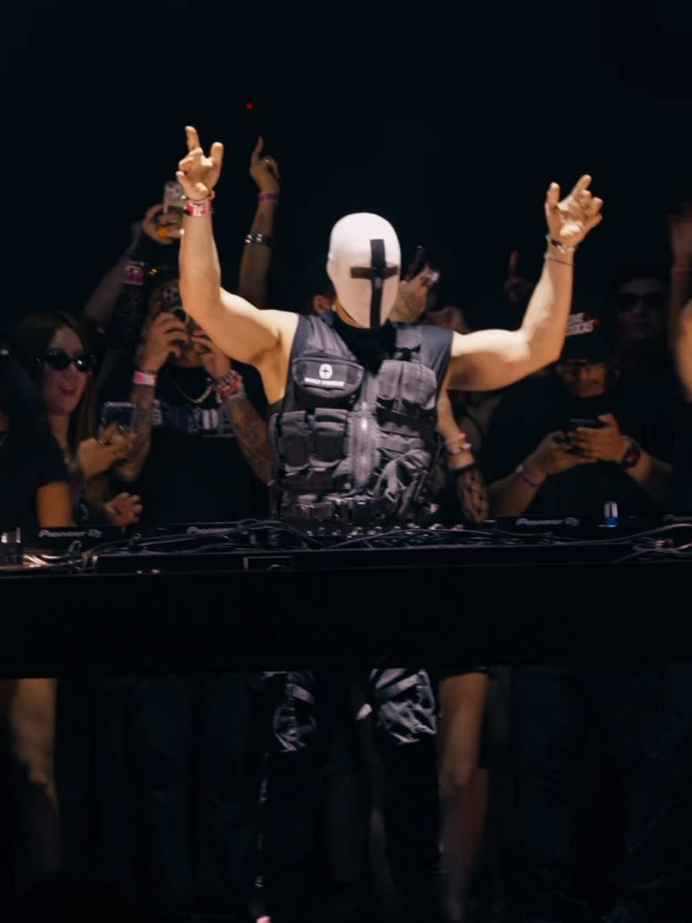 DID YOU SEE THAT MOVE COMING?😏😂 #techno #hardtechno #rave #ravetok  🎥 @Simon Bay Photography 