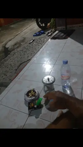 #ngopi nglamu  sitik mbok menowo ono demit senyerak