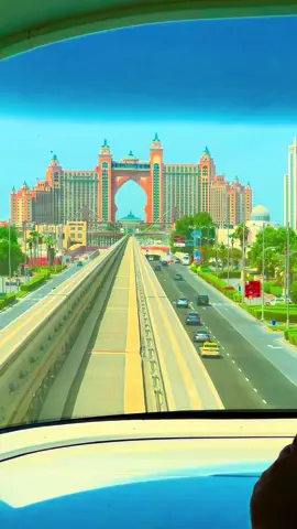 Dubai 😍🇦🇪 #fypシ゚viral #dubai #travel #fyp #pageforyou 