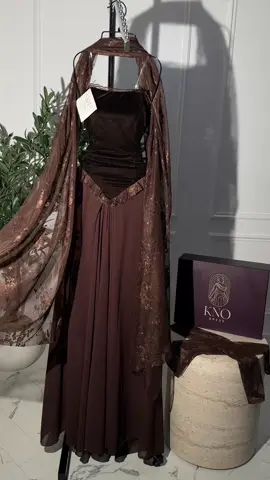 رقم الفستان بالموقع 5686✨ سعره ٣٥٦﷼✨المقاسات6-16